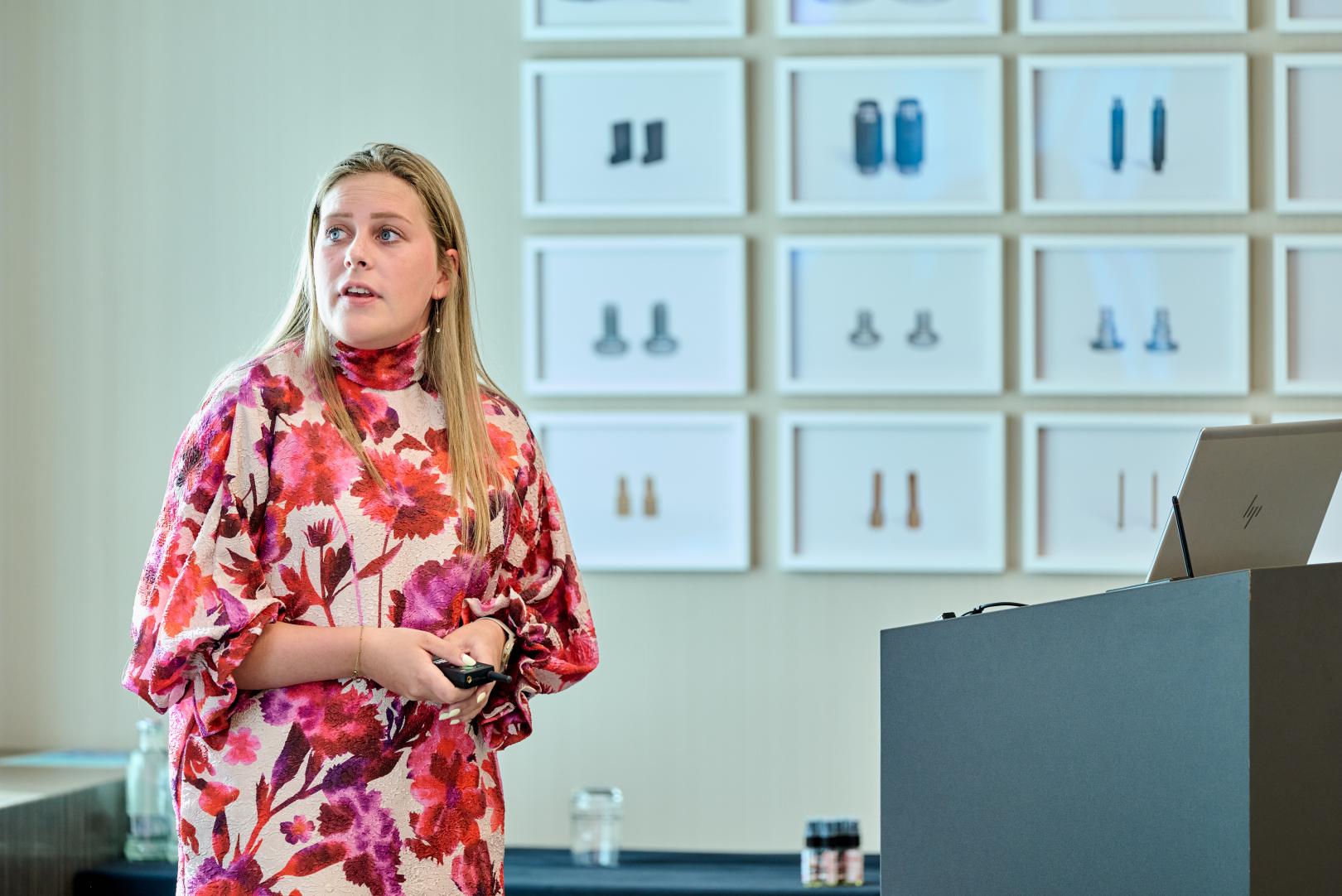 Jade Daems pitcht NoLobster aan de jury van de Xplorer Award.